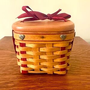 Vintage Longaberger Small Sweetest Gift Sweetheart Basket w/Lid (2002)
